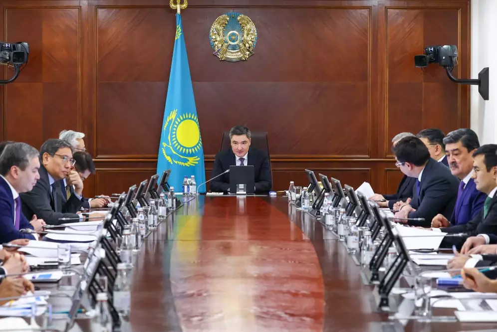 Бектенов подключает мировые деньги к реформам Казахстана