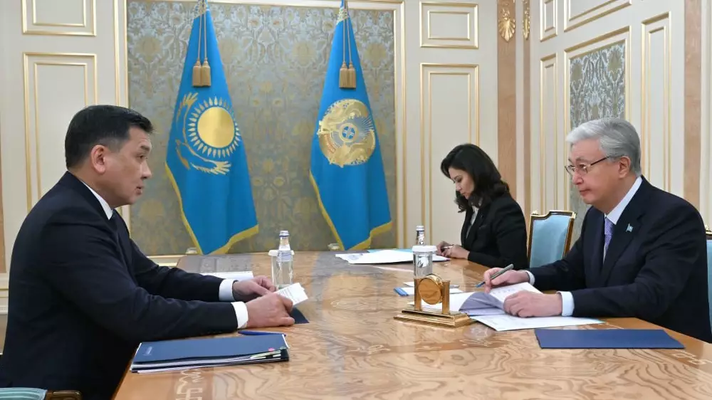 Токаев поддержал строительство доступного жилья для железнодорожников