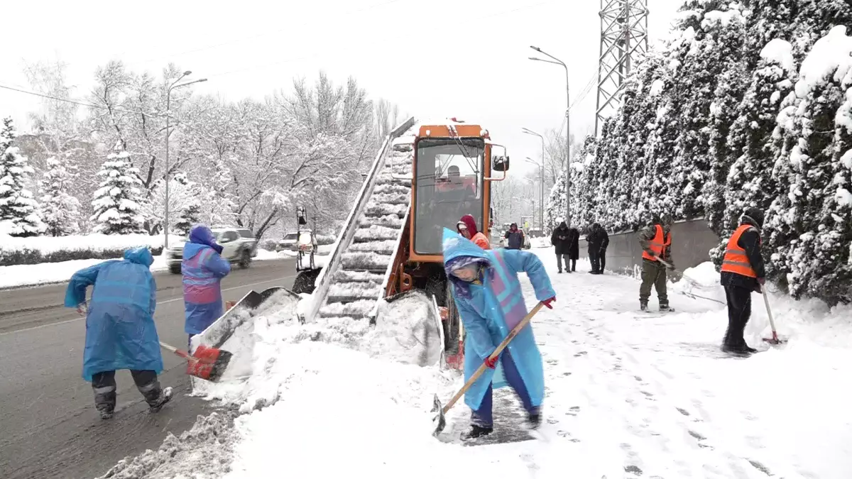 Алматының коммуналдық қызметі күшейтілген жұмыс режиміне көшті