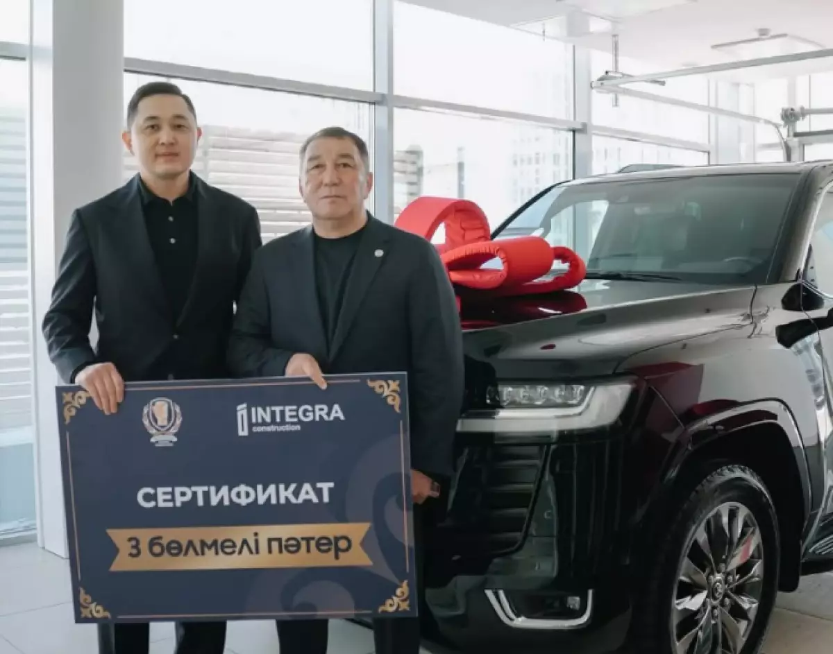 Қайрат Сәтжановқа Астанадан пәтер мен қымбат көлік сыйға тартылды