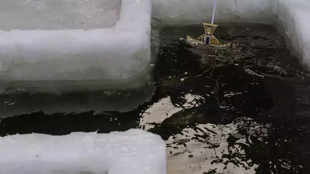 Крещенские купания в Алматы: где и когда можно окунуться в прорубь