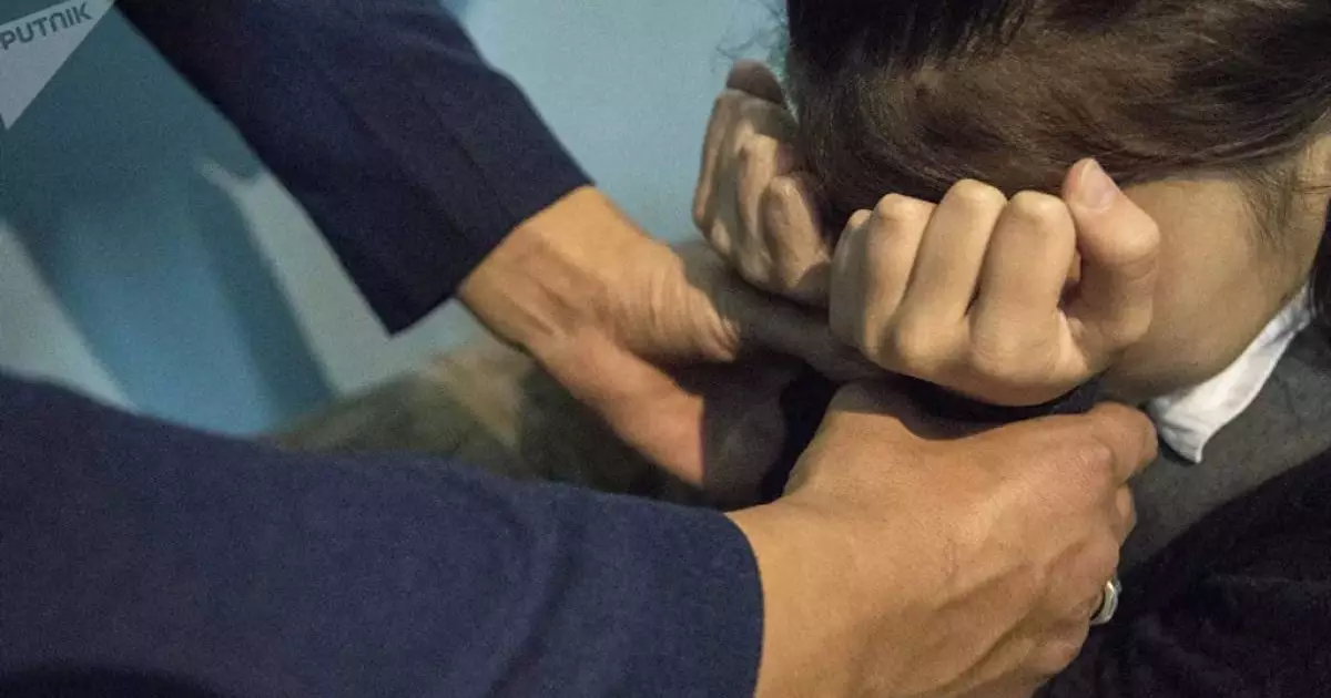  «Аузына шанышқыны қыздырып басқан»: Шымкентте туған балаларына озбырлық көрсеткен әйел ұсталды 