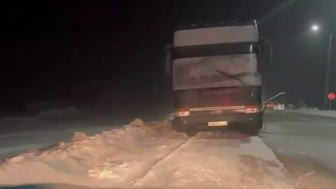 Ақтөбе облысында 50-ге жуық шетел азаматы аязда қалған