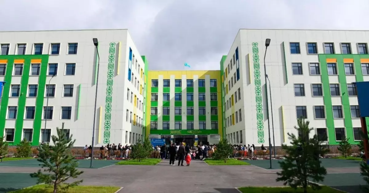  Үкімет жекеменшік мектептер мен клиникаларды қаржыландыруды қайта қарамақ 