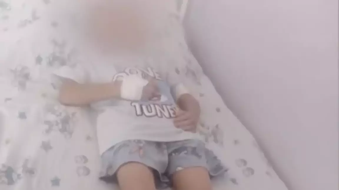 "Денесін үтікпен күйдірген": Шымкентте балалар туған анасынан зәбір көрген