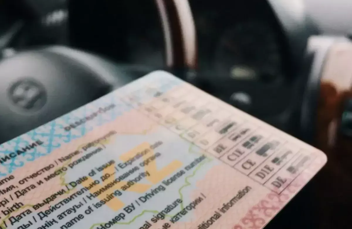 Права, которые могут убить: МВД о новых ограничениях для водителей в Казахстане - новости на Lada.kz 17.01.2026