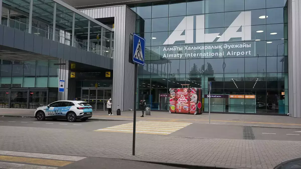 Сложные метеоусловия: рейсов перенесли в аэропорту Алматы из-за погоды