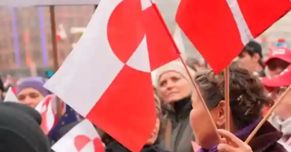  Дания мен Гренландияда АҚШ-қа қарсы ұранмен мыңдаған адам көшеге шықты 