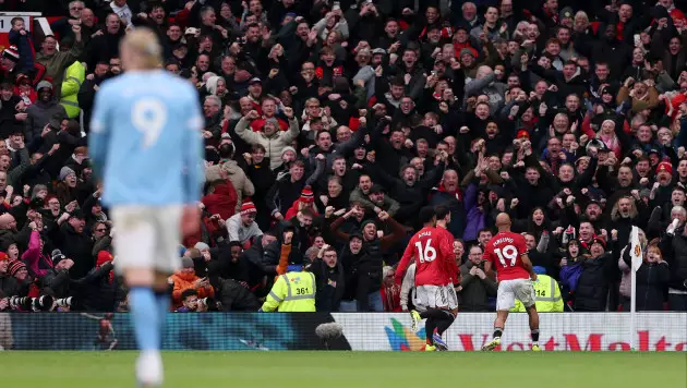 "Манчестер Сити" с Хусановым в составе избежал разгрома в дерби с МЮ