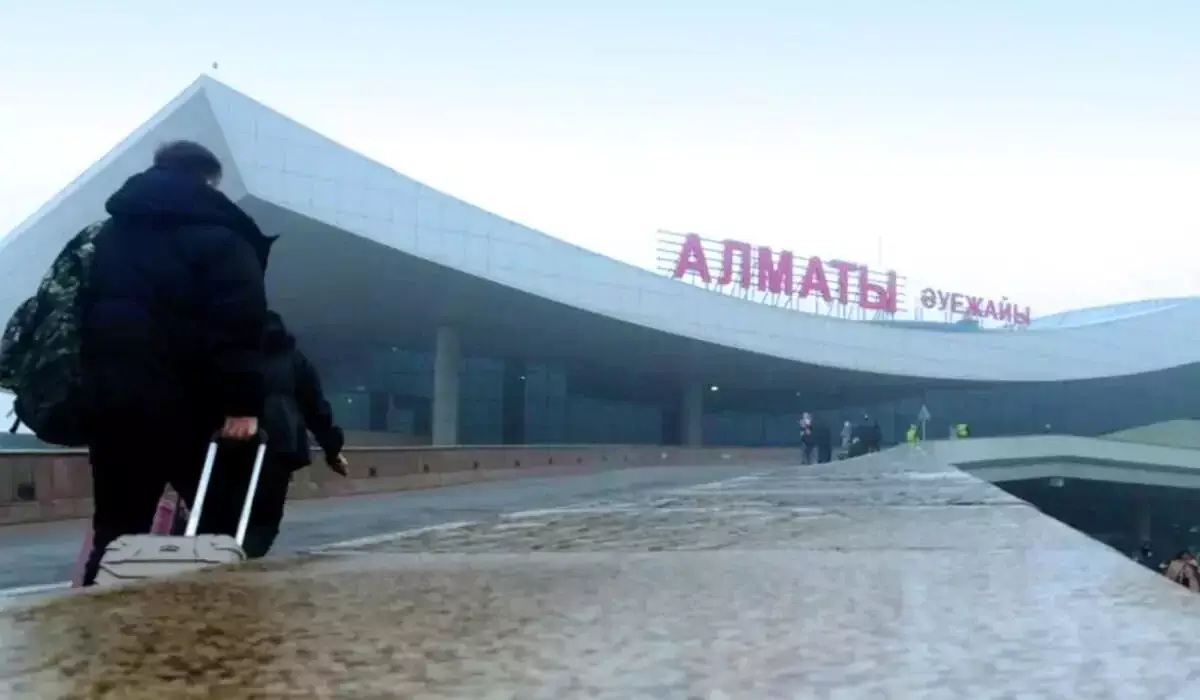 Из-за непогоды в аэропорту Алматы задержали часть вылетов