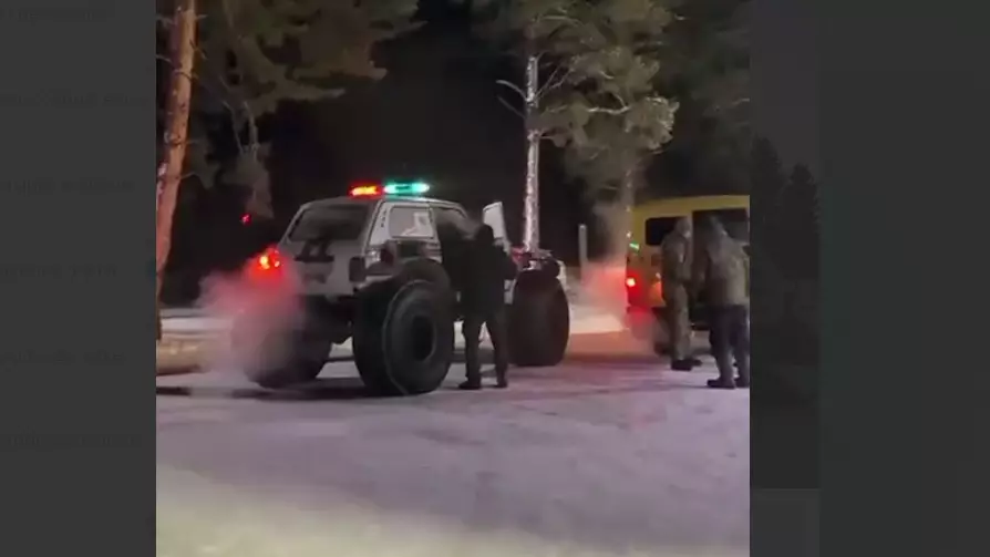 Абай облысында жедел жәрдем көлігі қар құрсауында қалды