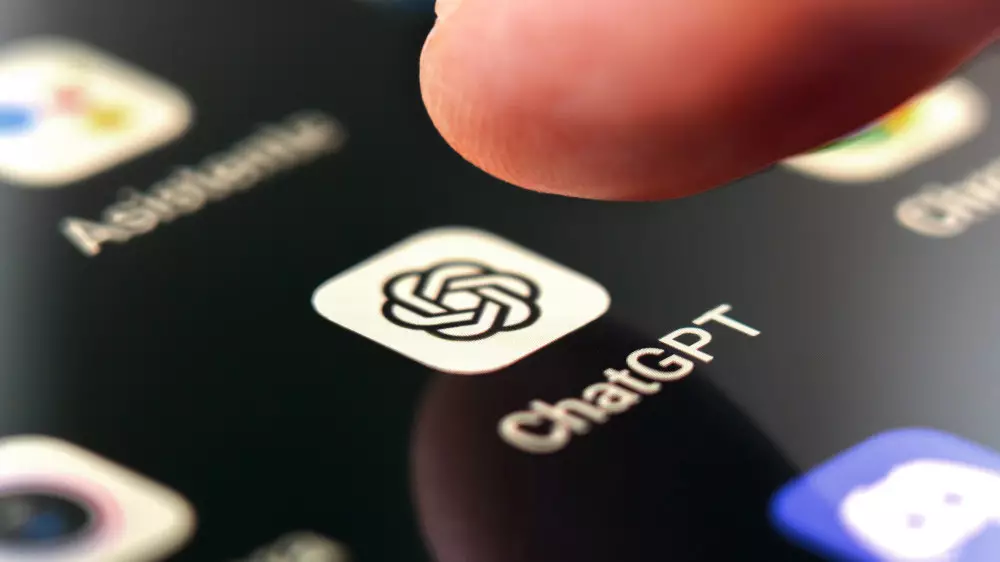 “Чтобы стать доступнее“: в чат GPT появится реклама
