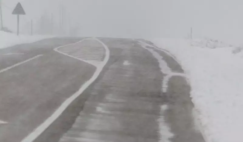 Непогода закрыла трассы в пяти областях Казахстана: список дорог