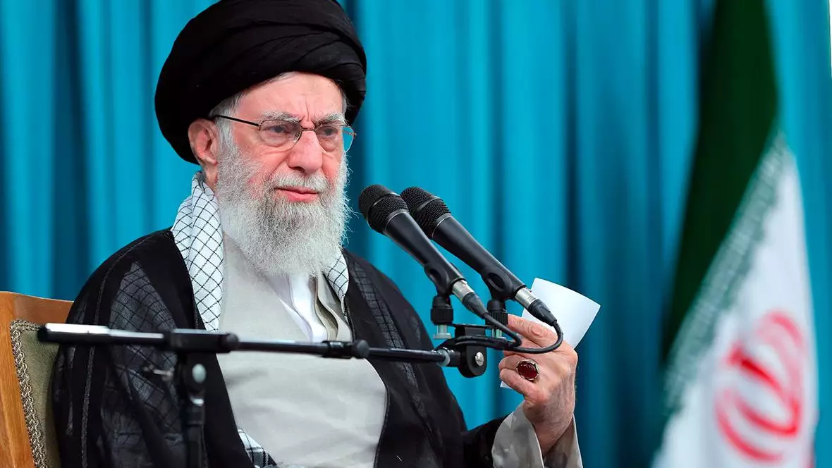 Ирандағы тәртіпсіздіктер: Хаменеи АҚШ пен Израильді айыптады