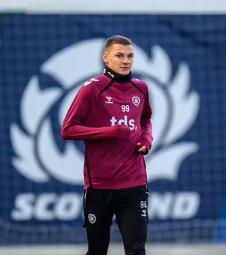 Как круто Чесноков дебютировал за "Хартс"! Заработал пенальти через 7 минут