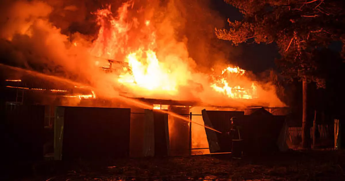   Он бес жылқы тиелген жүк көлігі өртеніп кетті   