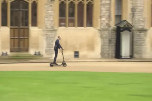 Ханзада Уильямға электросамокатпен жүруге тыйым салынды