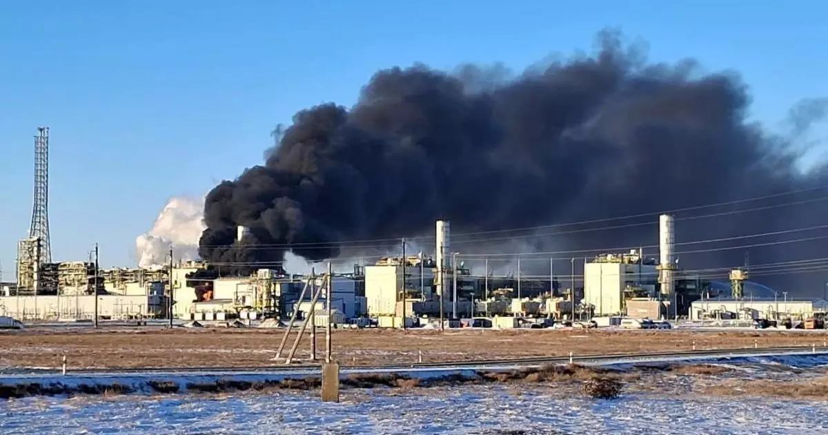  Теңіз кен орнында өрт болып, 450-ден аса жұмысшы эвакуацияланды 