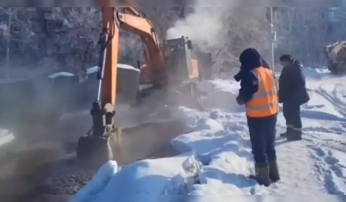 Сотни жителей остались без воды из-за аварии на водопроводе в Усть-Каменогорске