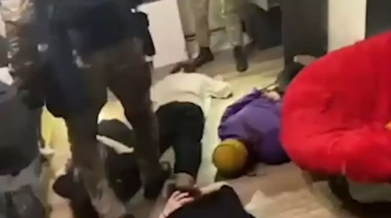 Курьеров по продаже наркотиков задержали в Караганде