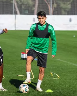 Кенжебек дебютировал за "Ахмат" - забил гол и ассистировал (ВИДЕО)