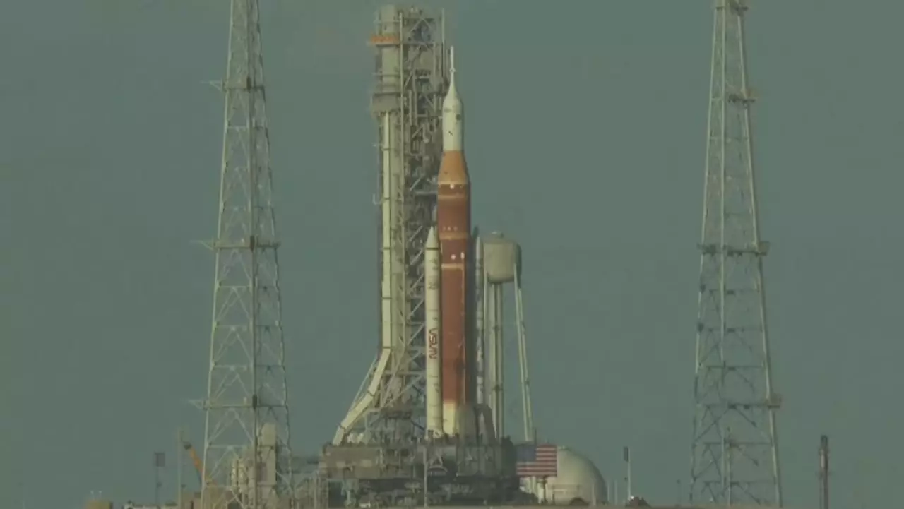 NASA подготовило ракету к запуску на Луну