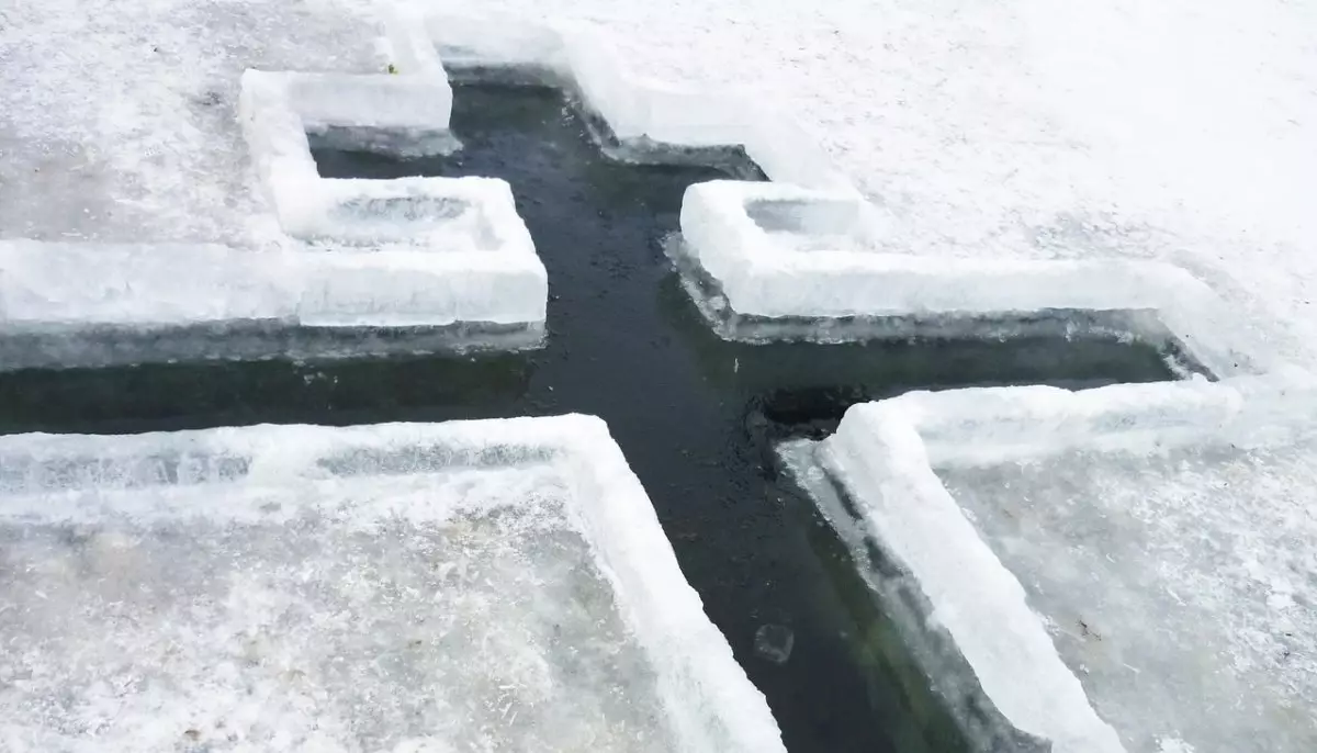 Крещенские купания проходят в Астане (ВИДЕО)