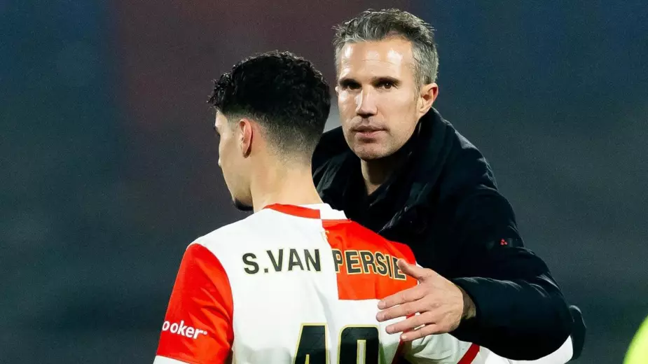 Сын Ван Перси оформил дубль за команду отца (ВИДЕО)