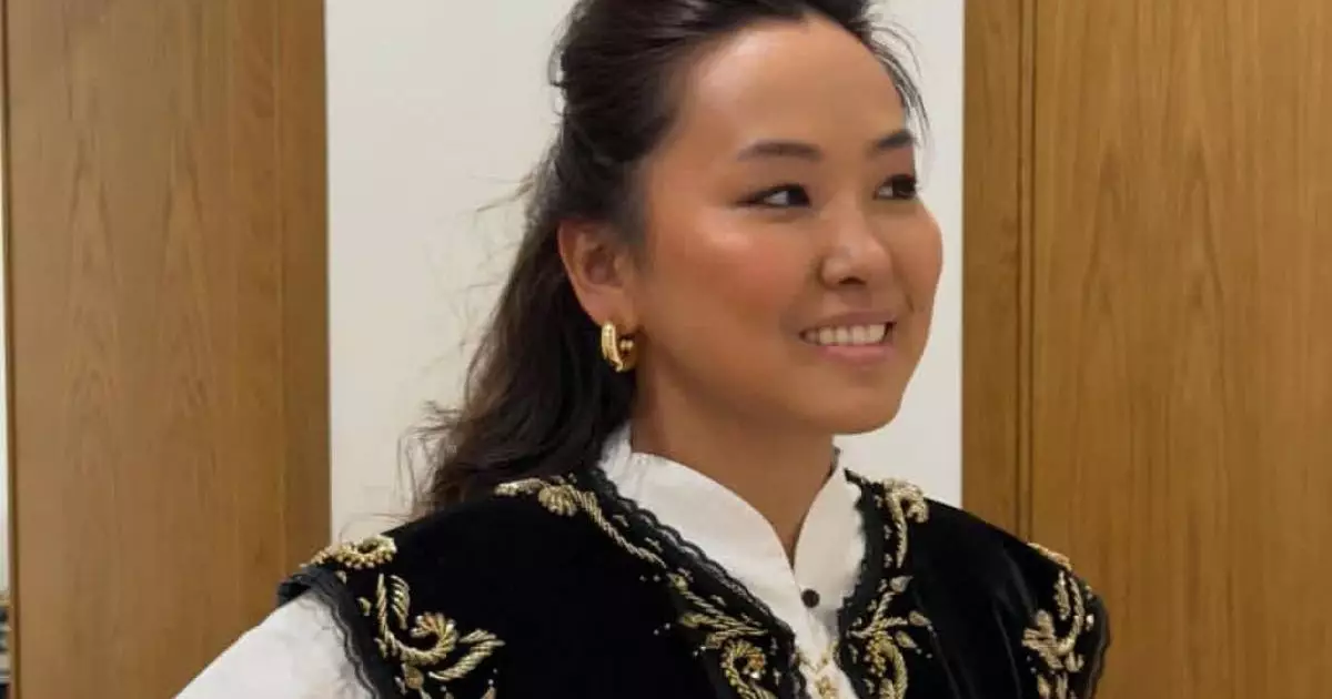  Тұрсынбек Қабатовтың әйелі қандай мамандық иесі екенін айтып берді 