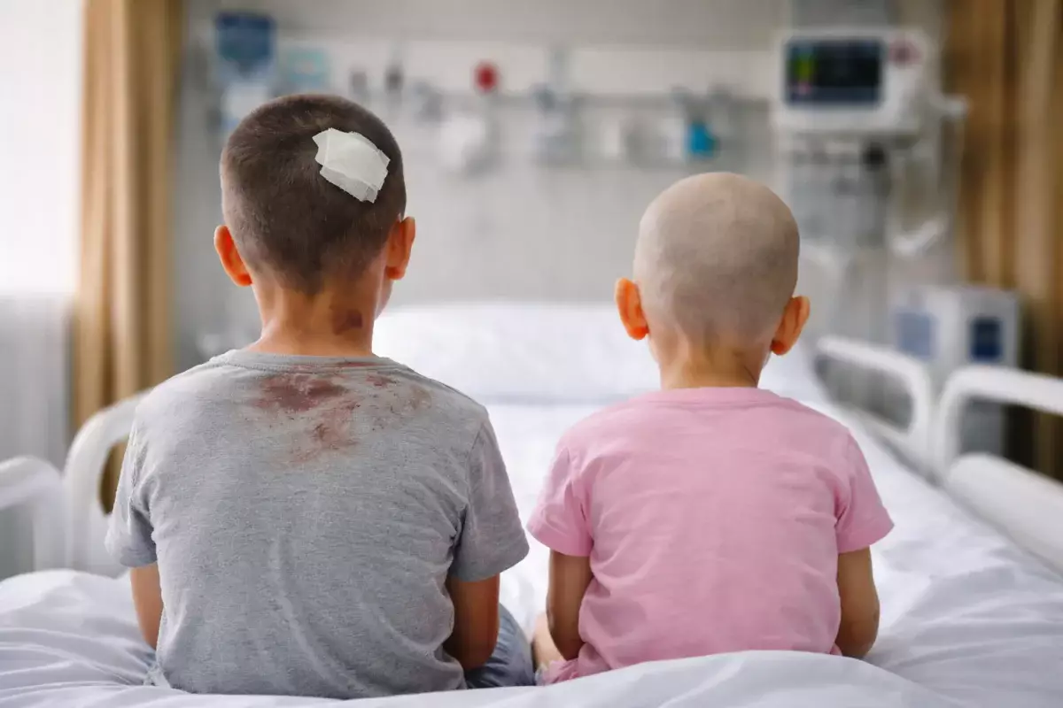 Шымкентте әйел туған балаларының денесіне қыздырылған үтік басып, пешке күйдірген