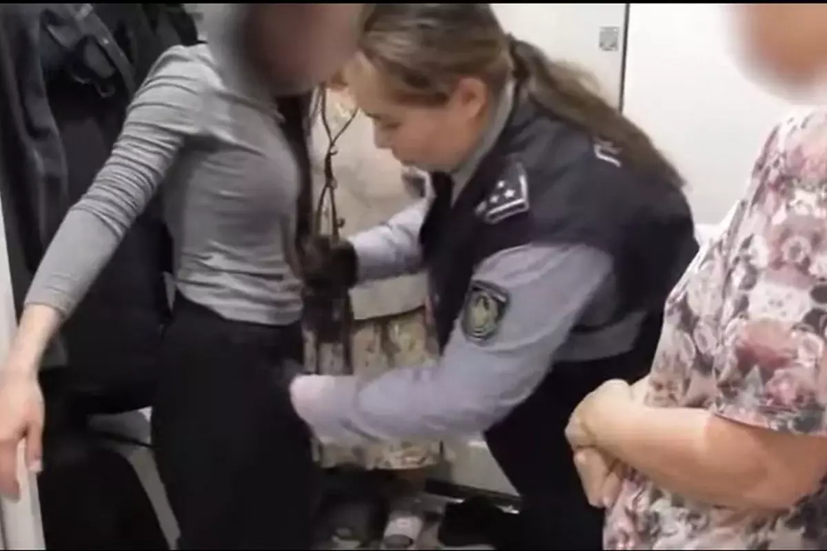 Криминальная домохозяйка: крупную партию наркотиков нашли в квартире жительницы Астаны