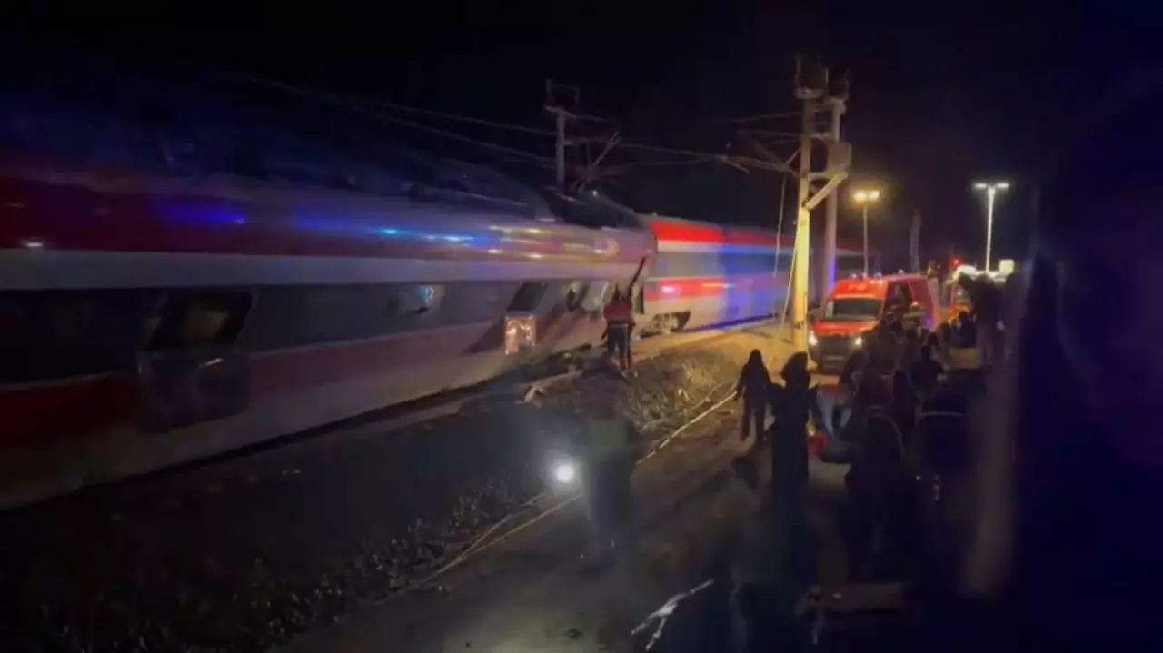 Испанияда пойыз апатынан 21 адам қаза тапты