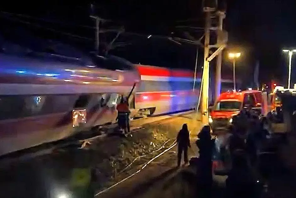 В Испании столкнулись два скоростных поезда: погибли не менее 21 человека