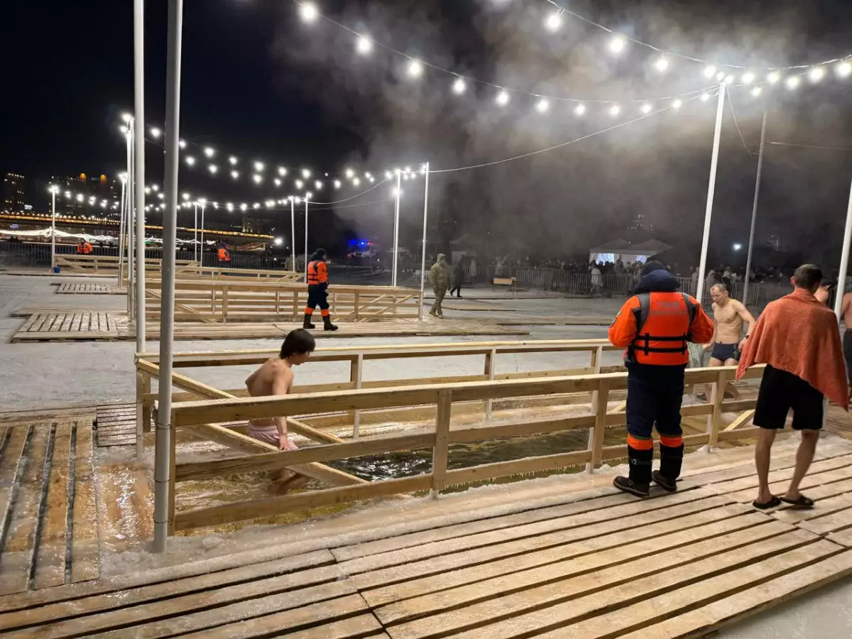 Как прошел первый день крещенских купаний в Астане. Фоторепортаж