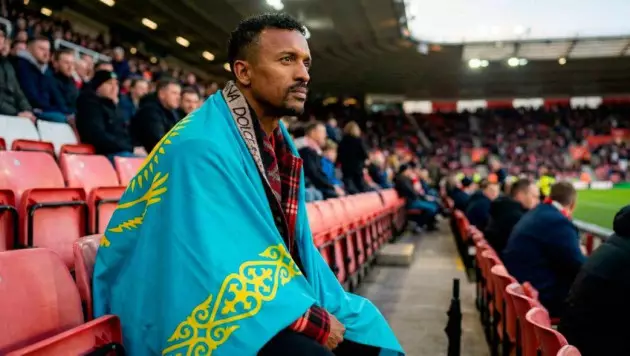 "Манчестер Юнайтедте" ойнаған атақты футболшы карьеарасын Қазақстанда жалғастырады