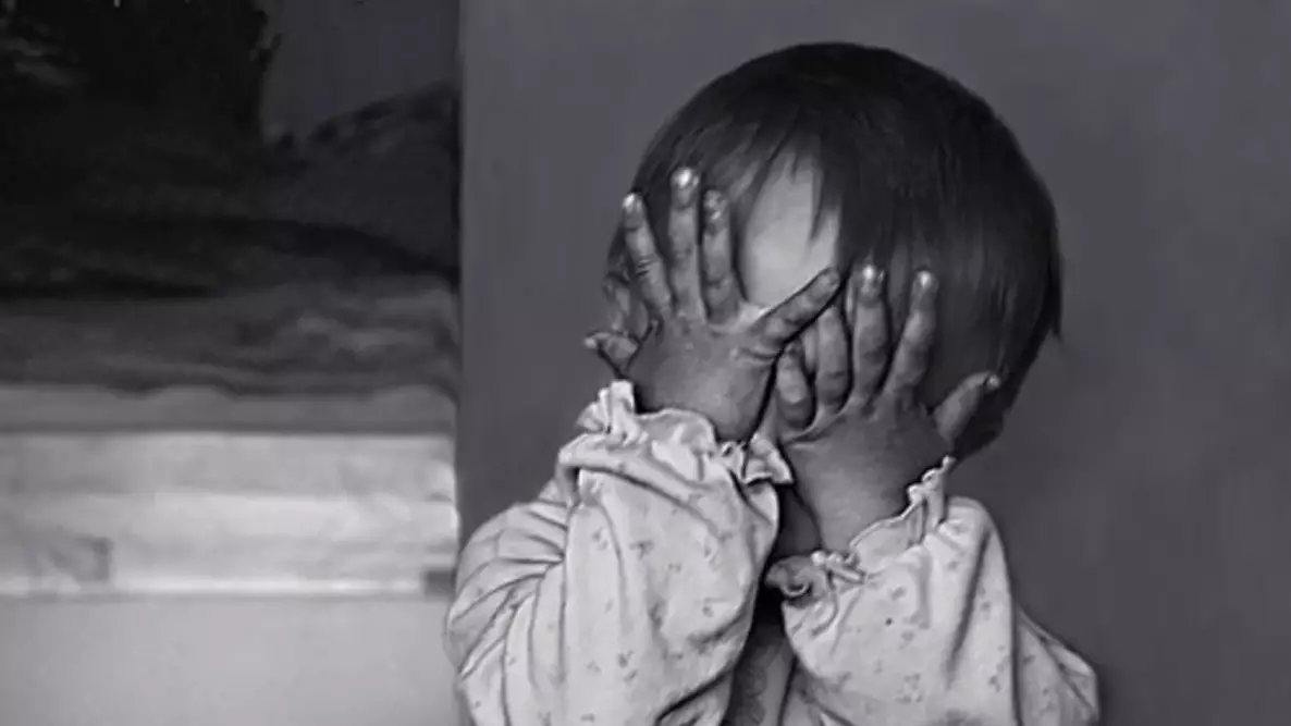 Шымкенттік әйел өз балаларын сабап, үтікпен күйдіріп, әбден қорлаған