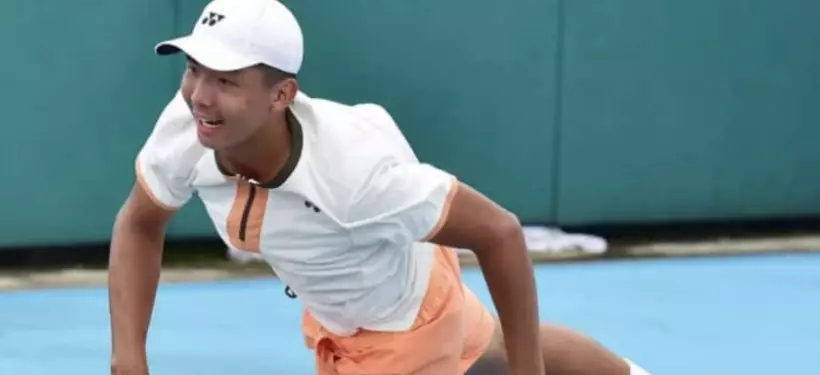 Казахстанский юниор сотворил историю на теннисном турнире в Австралии