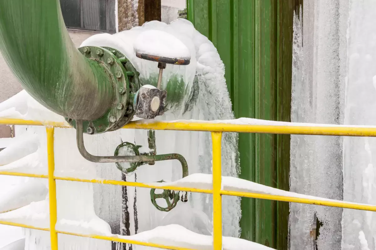 В Усть-Каменогорске продолжают устранять аварии на водопроводе