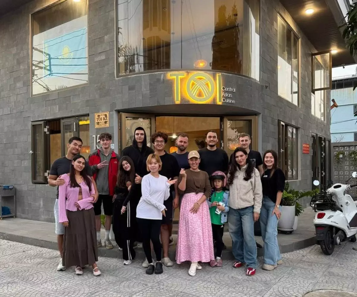 «Говорили, что здесь травятся»: гиды пытались уничтожить ресторан казахстанки во Вьетнаме