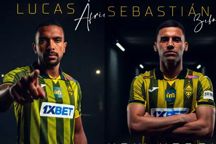 "Кайрат" представил двух новых игроков