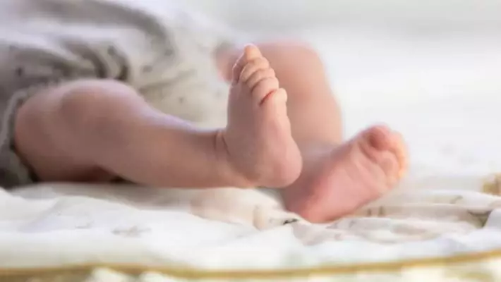 В Навои младенец погиб после того, как отец заткнул ему рот носком