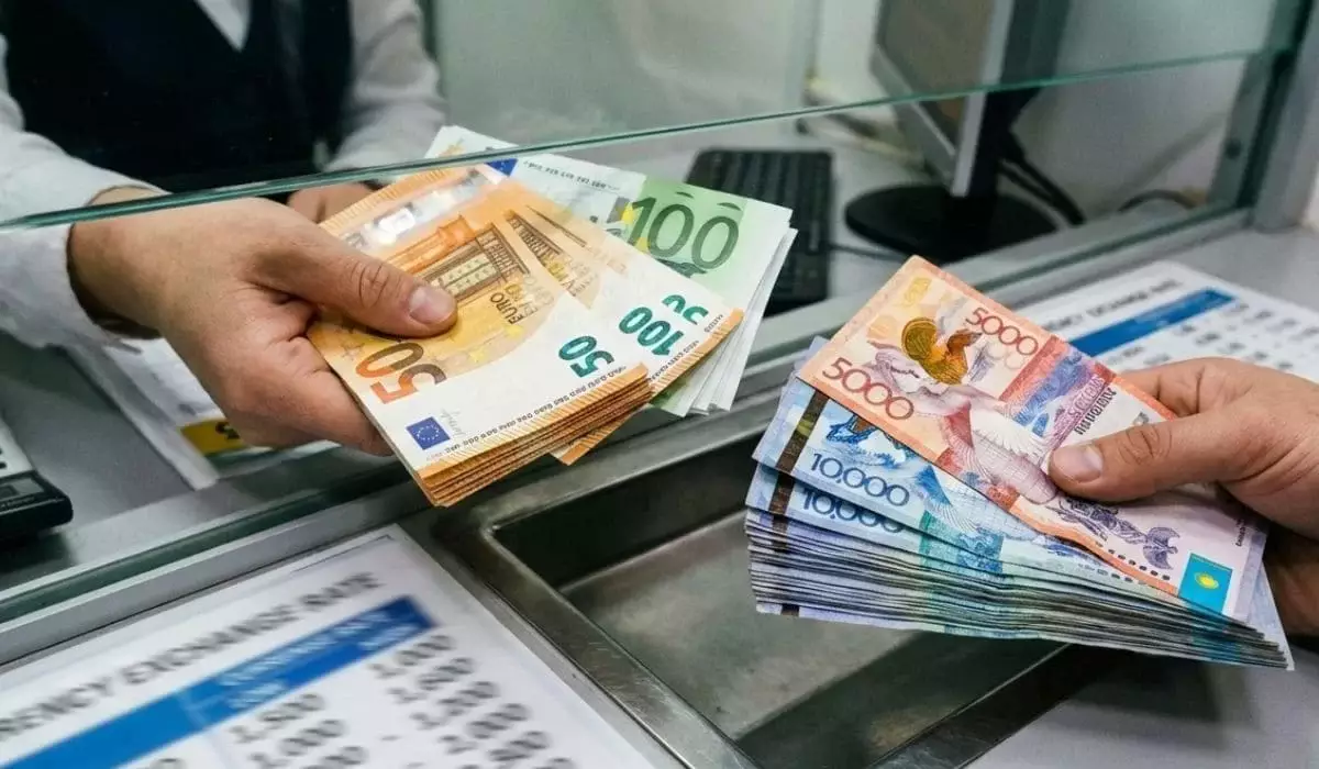 Курсы валют в банках Казахстана на 19 января: где выгоднее доллар, евро и рубль