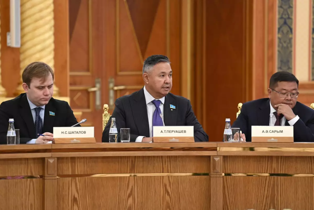 Парламентские фракции заявили о широком общественном интересе к конституционным изменениям