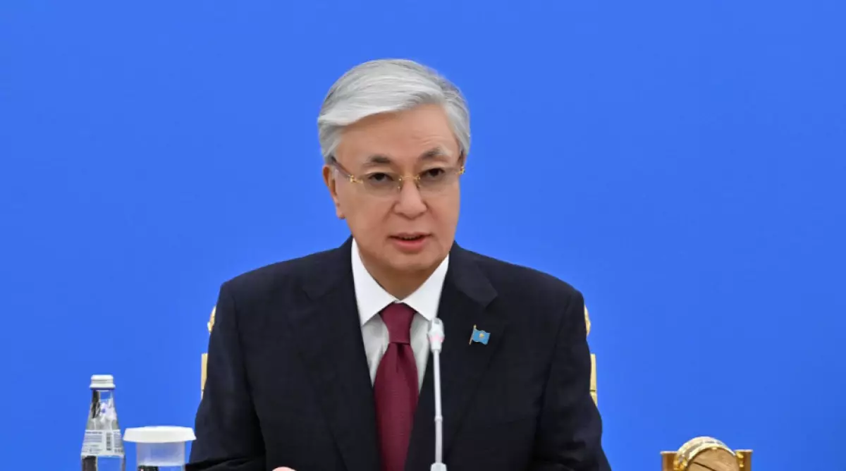 Тоқаев: «Конституцияның бірнеше бөлімі қайта қаралады»