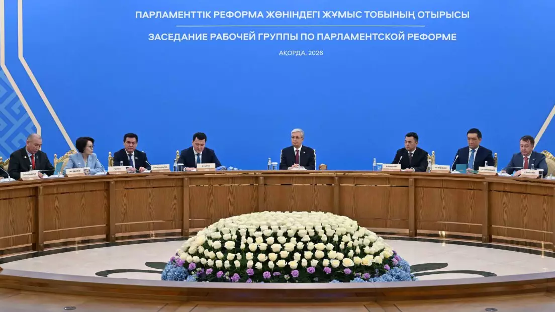 “Депутаттардың саны, сайлау тәртібі”: Президенттің қатысуымен Парламенттік реформа жөніндегі жұмыс тобының отырысы өтті