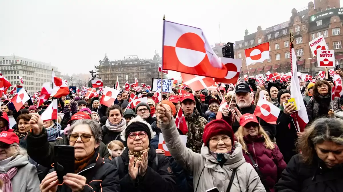 «Гренландия сатылмайды»: Дания мен Гренландияда Трамптың мәлімдемесіне қарсы жаппай наразылық өтті