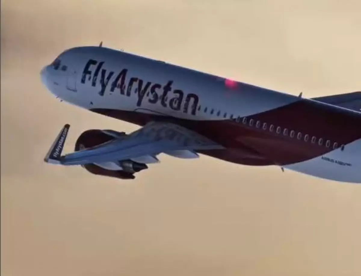 FlyArystan вернула самолет на стоянку после посадки пассажиров