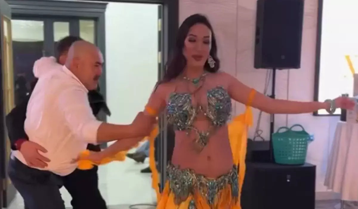 Ақмола обласындағы мейрамханада ер адам биші әйелге шабуыл жасаған (ВИДЕО)