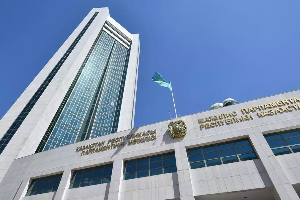 Реформа парламента в Казахстане не будет "для галочки" — политолог