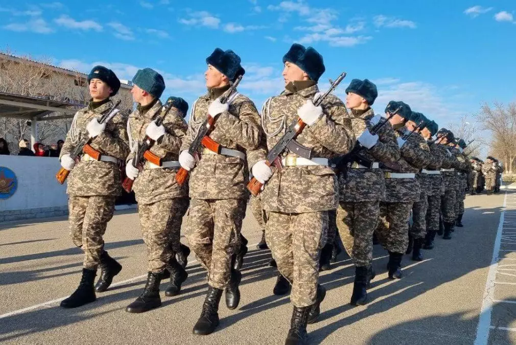 В Казахстане меняют правила выдачи кредитов для призывников